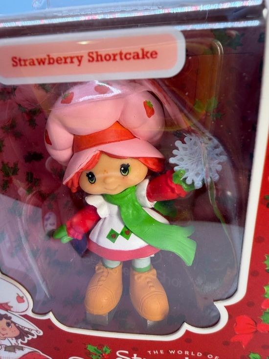 Other - Cheebee Strawberry Shortcake Cheebee Collectible Figure Set (3pc bundle)